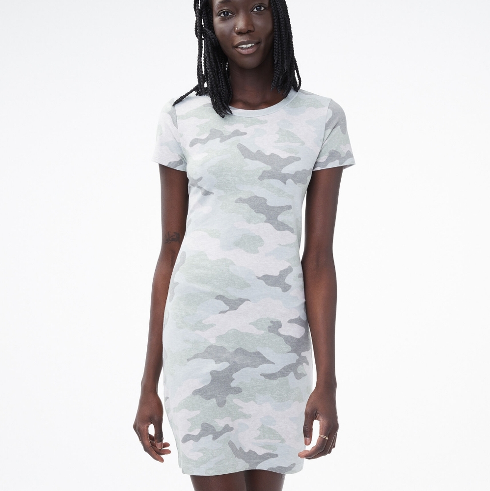 Stretchy camo dress short sleeve